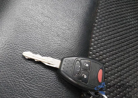 2017 Jeep Compass Latitude Fwd from USA, damaged, VIN 1C4NJCEB5HD206661